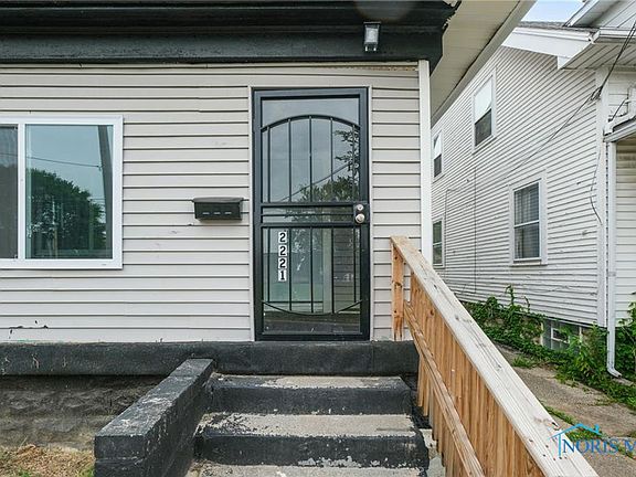4th image of 2221 Academy Ave