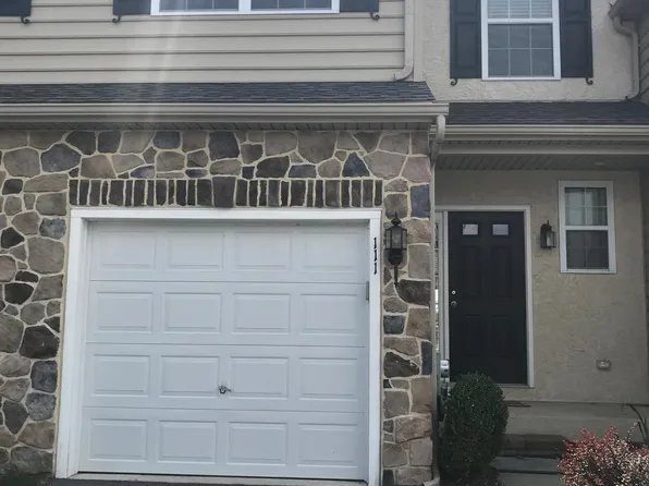 111 Lukens Mill Dr, Coatesville, PA 19320