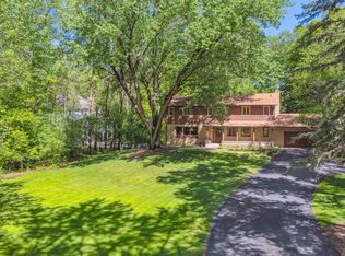 1801 Deer Hill Dr, Wayzata, MN 55391