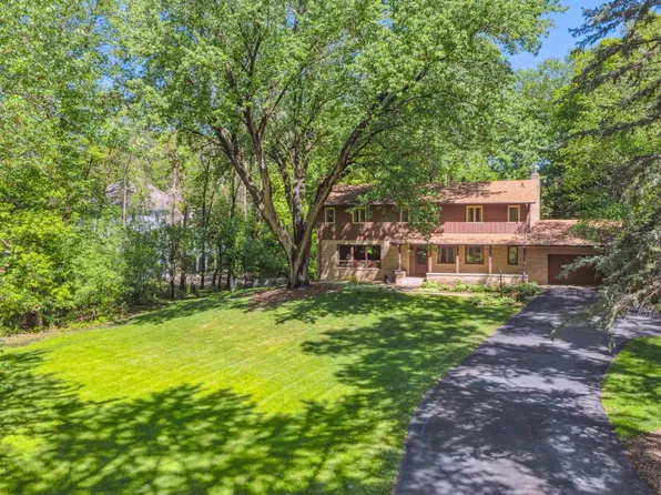 1801 Deer Hill Dr, Wayzata, MN 55391