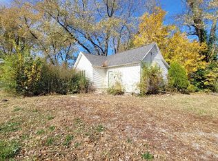 912 C St, Charleston, IL 61920