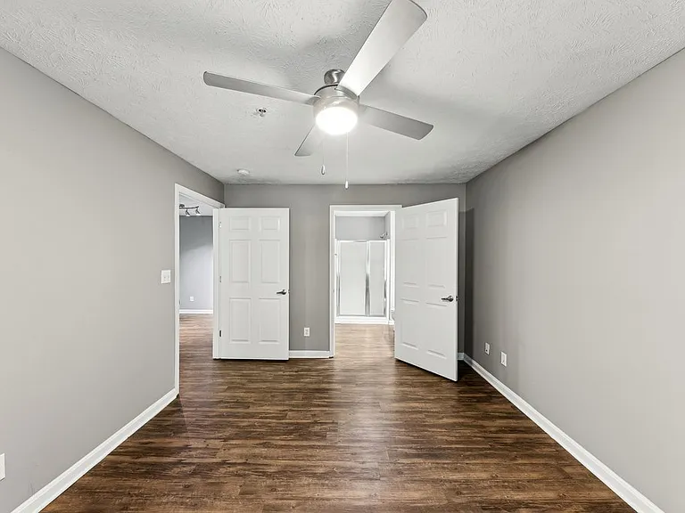 Maple Brook Apartments — Photo 24