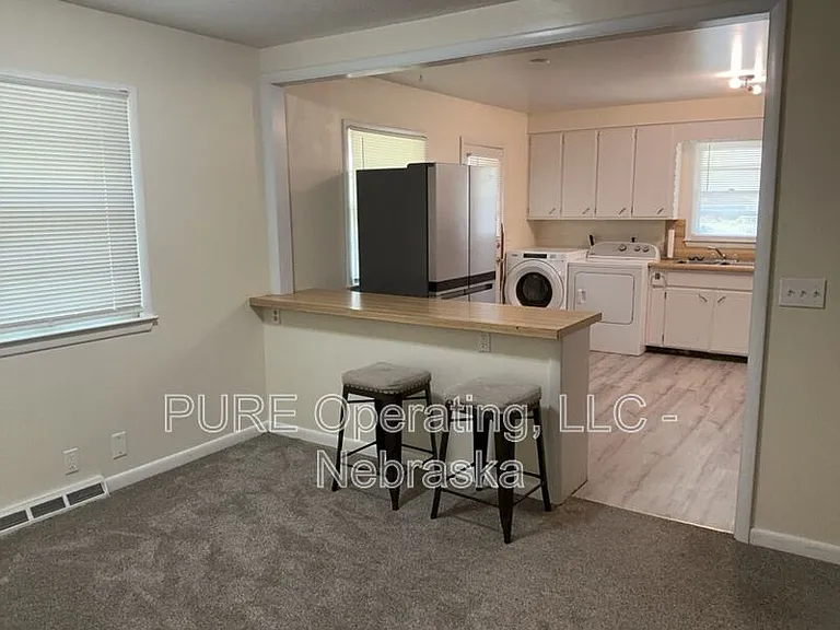 3607 Ernst St — Photo 4