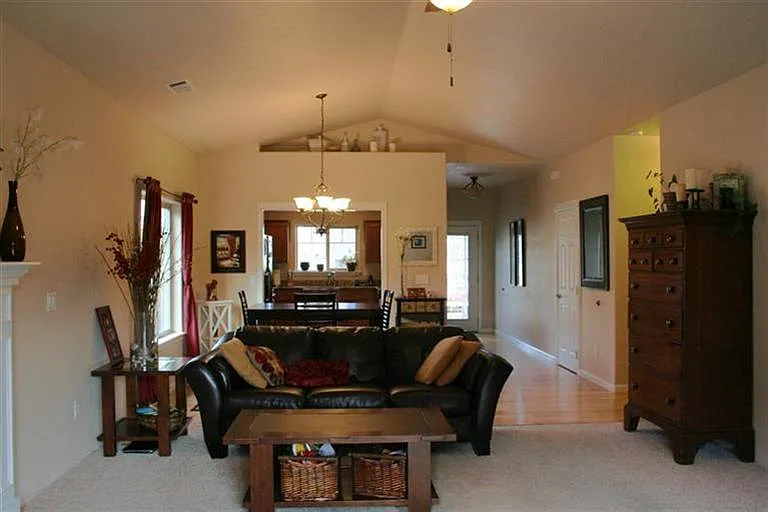 1221 Kamerin Springs Dr — Photo 5