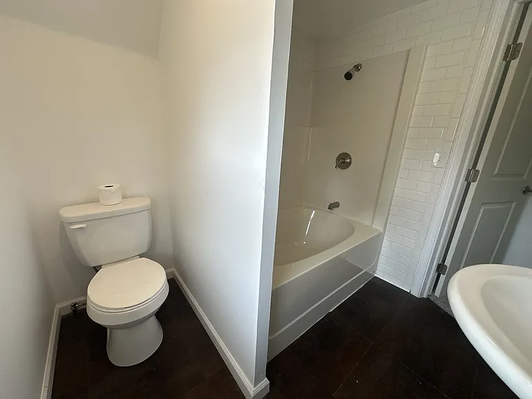 275 Goodview Ave — Photo 10