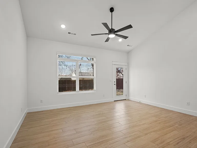 721 Sun Meadows Loop — Photo 11