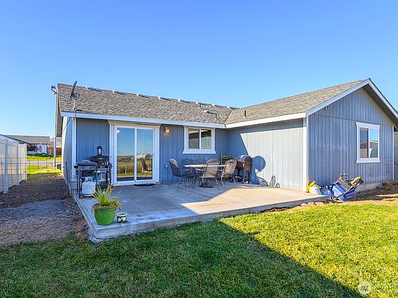 4th image of 980 L Street SE
