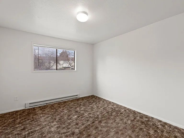 2705 N Pines Rd — Photo 12