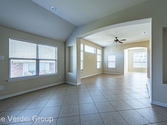 4th image of 709 Hardwood Dr