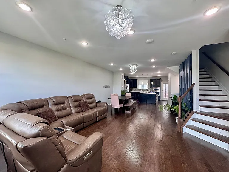 310 South Dr — Photo 2