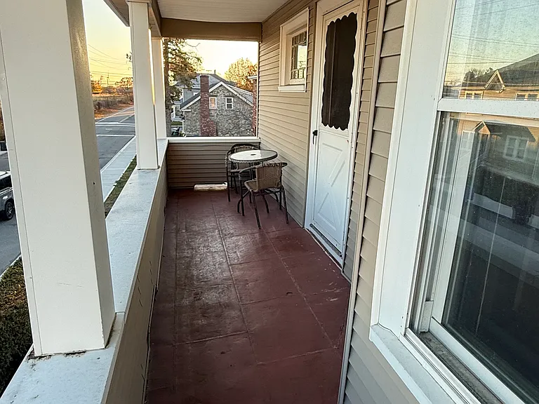 195-197 Lyon Ave #2 — Photo 23