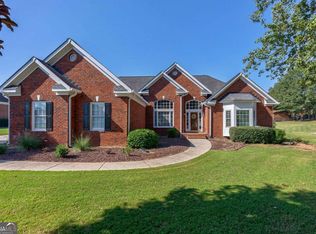 652 Chesterfield Rd, Bogart, GA 30622