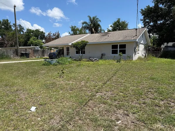 2710 Woodlawn Dr, Winter Haven, FL 33881