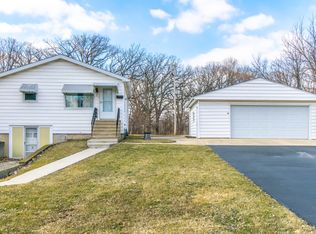 17 NW Circle Dr, Joliet, IL 60433