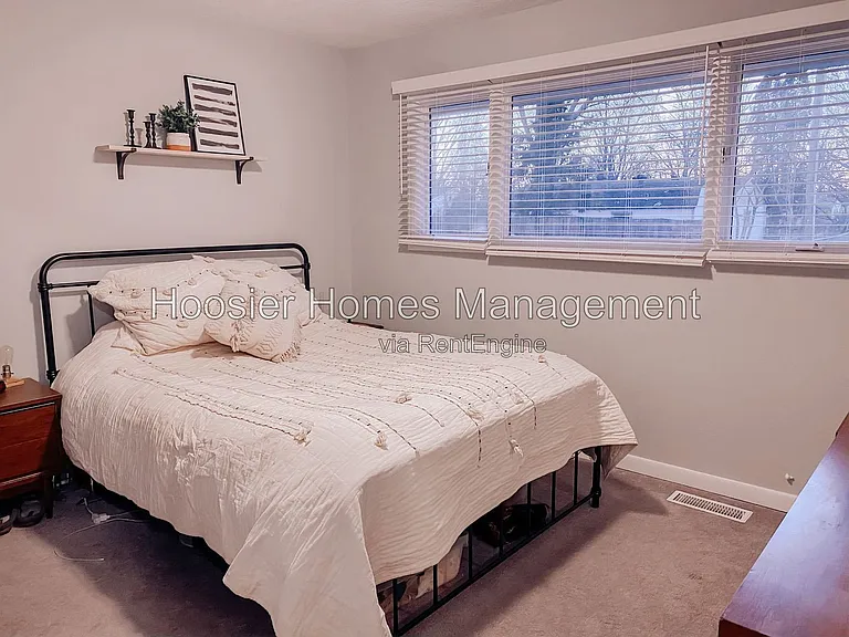 10818 Broadway St — Photo 12