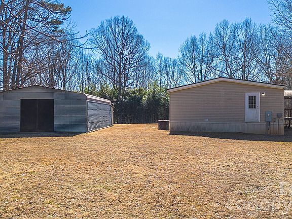 4th image of 8636 County Line Rd