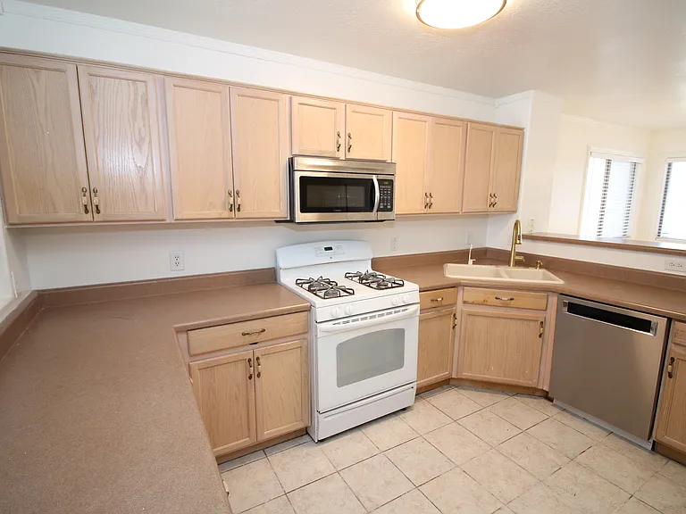 7124 N 77th Dr — Photo 12