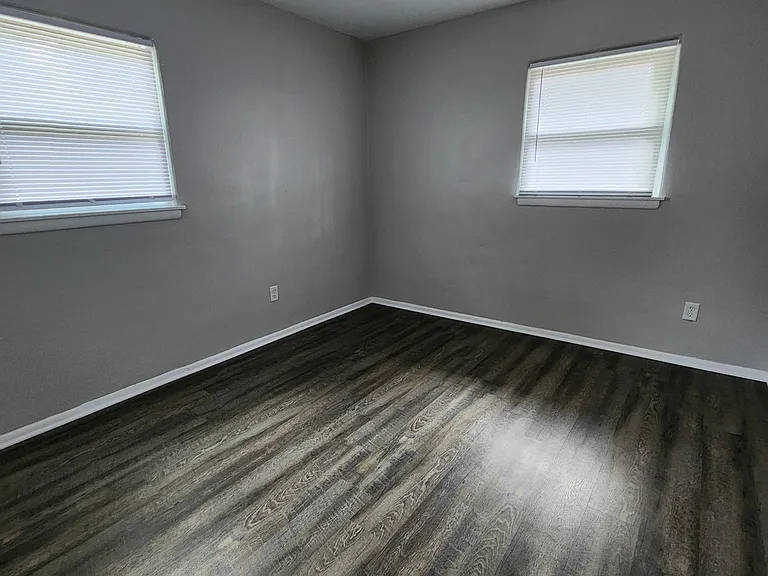 4653 Carolina St — Photo 6