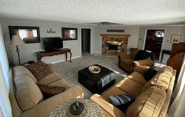 2 bed, 1200 sqft, $2,550 — Photo 3