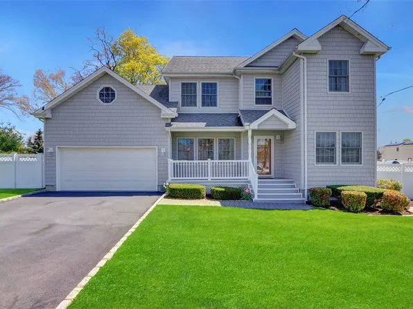 39 New York Avenue, West Babylon, NY 11704