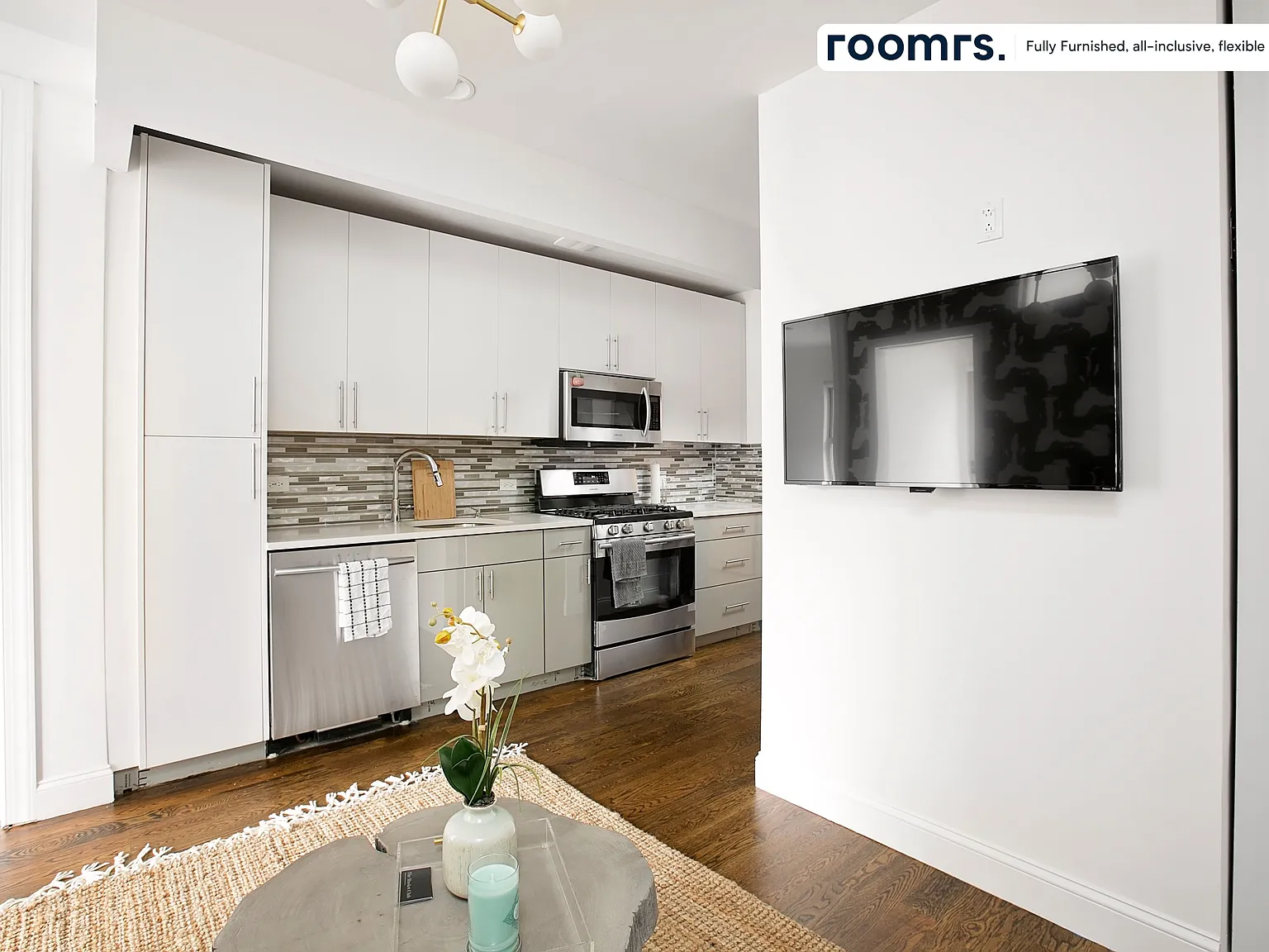 4 bed, 827 sqft, $2,504 — Photo 3
