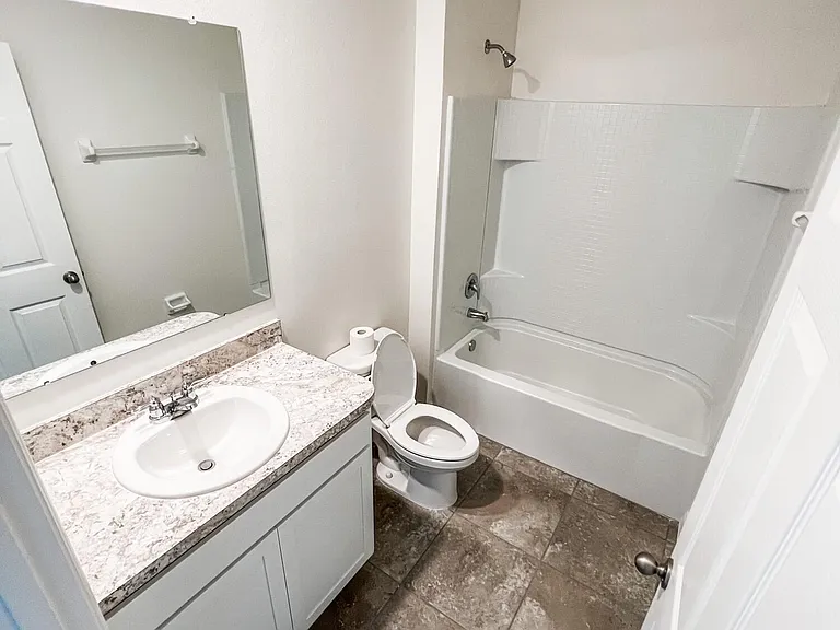 3722 Coachman Ln SE — Photo 8