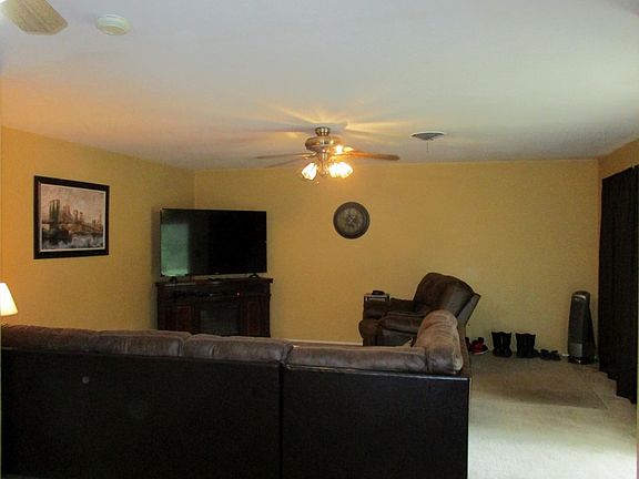 5th image of 3401 Indian Springs Dr