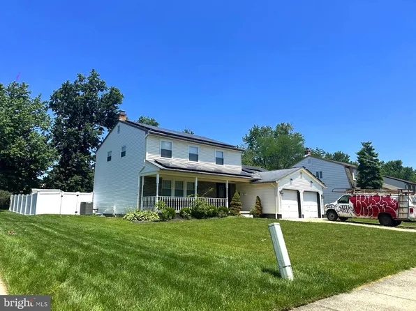 17 Erindale Dr, Marlton, NJ 08053