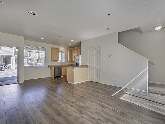 4th image of 8662 NE Hyde Park Ln