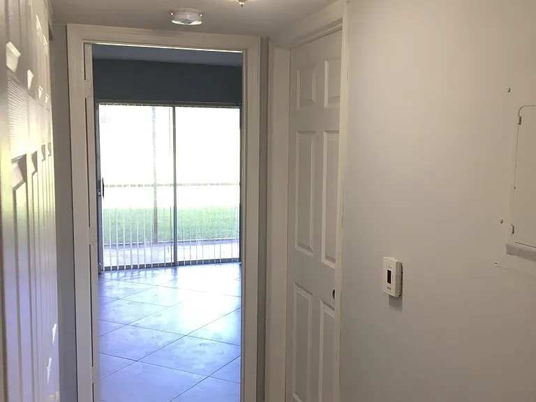 1603 Meadows Cir W — Photo 5