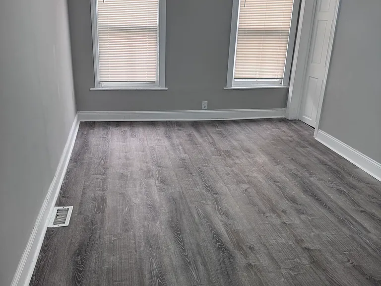 25 N Swan St #1 — Photo 4