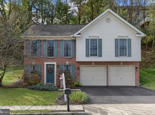 21 Sweet Arrow Dr, Hummelstown, PA 17036