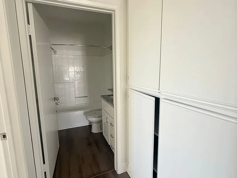 Perfectly situated 2 bedroom and 2 bathroom ! — Photo 42