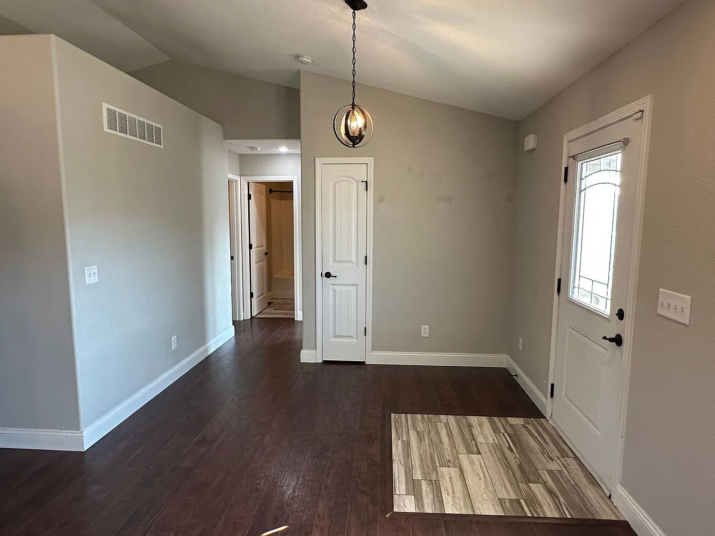 4 Bedroom 3 Bath 2 Stall Garage in Waynesville - Available with 30 day notice — Photo 2