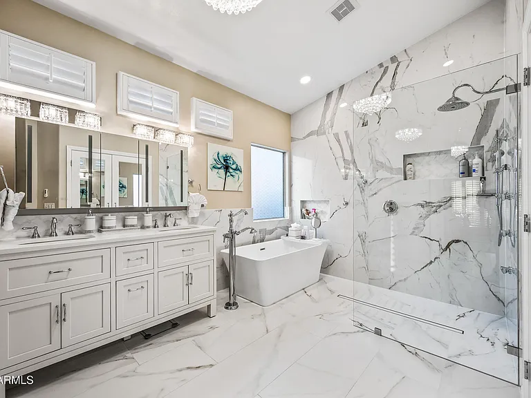 1817 E Willow Tree Ct — Photo 69