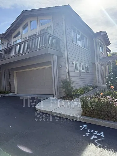 242 Lucas Ln Photo 1