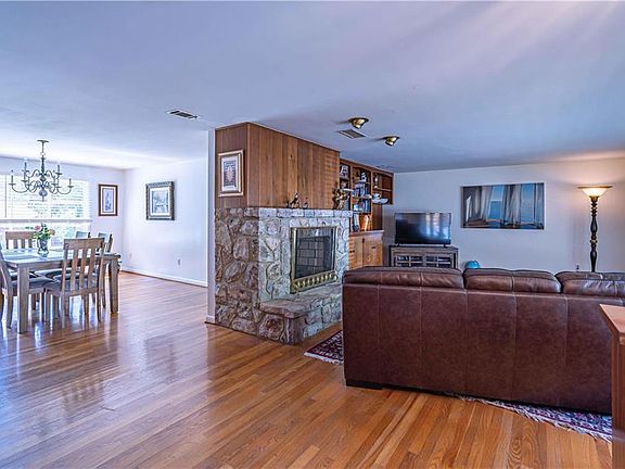 4th image of 428 N Ott St
