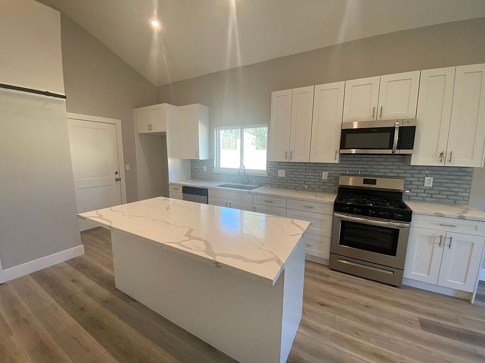 1st image of 327 E Bonita Dr