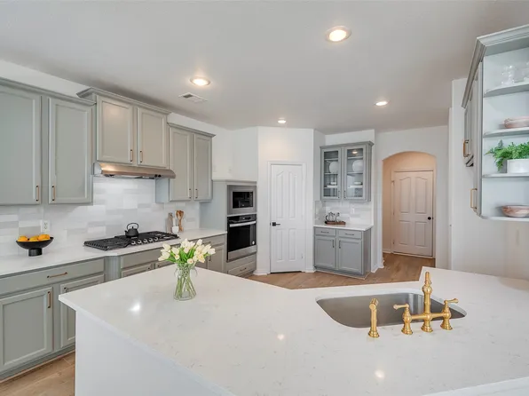 136 Shasta Dr, Hickory Creek, TX 75065