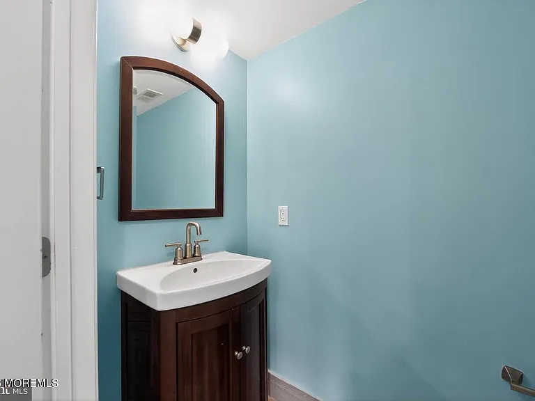117 Buckingham Way — Photo 13