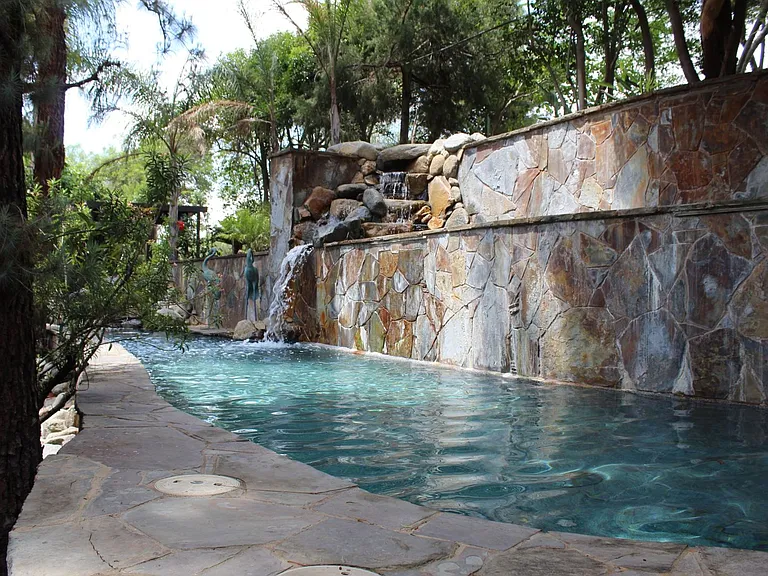 4301 Flintridge Dr — Photo 47