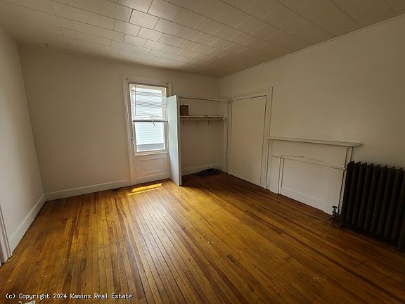 3rd image of 49 S Prospect St
