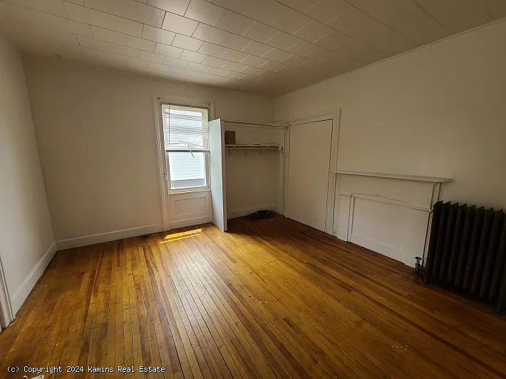49 S Prospect St — Photo 3