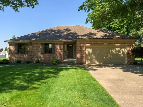 238 Shenandoah Blvd, Barberton, OH 44203
