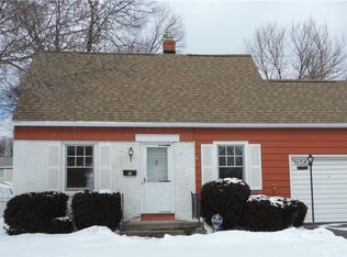 62 Ridgedale Cir, Rochester, NY 14616