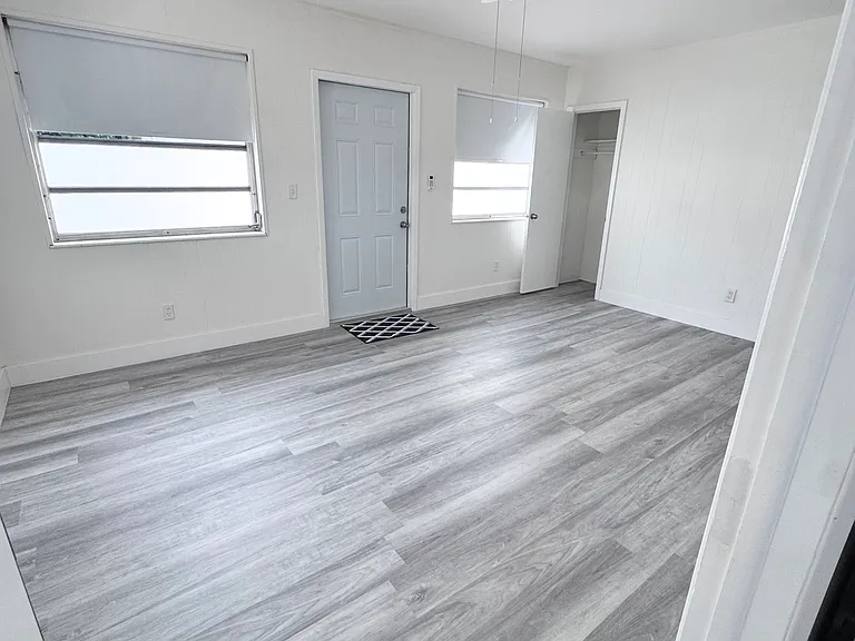 1030 Superior St #2 — Photo 2