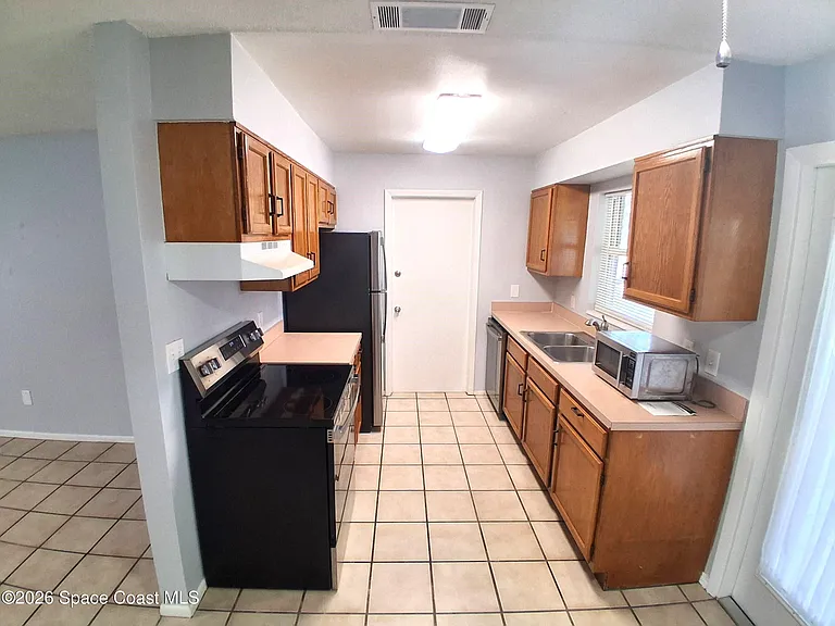 500 Sylvia Rd — Photo 5
