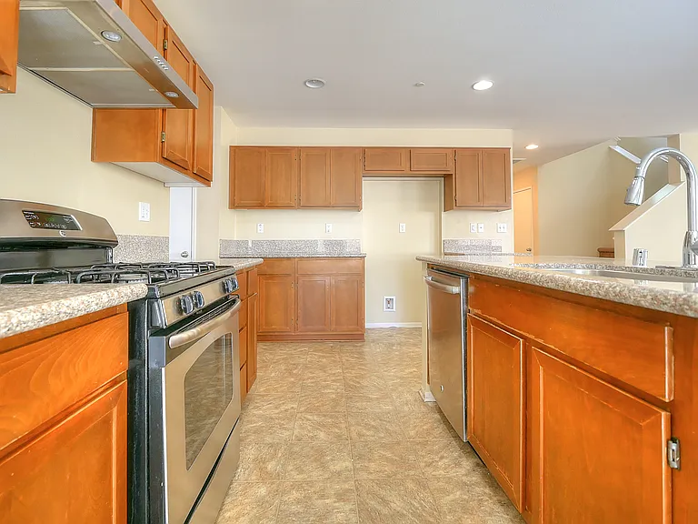 34212 Woodmont #1 — Photo 5