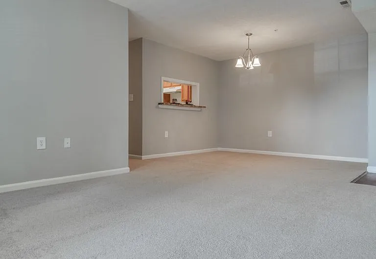 Woodburn Apartments — Photo 19
