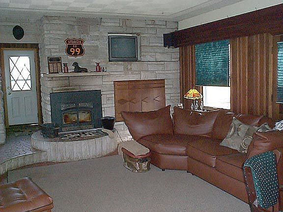 30x18 Great room w/Fireplace